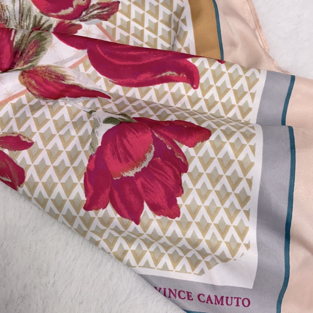 👗5/$25👗Vince Camuto Large Square Scarf